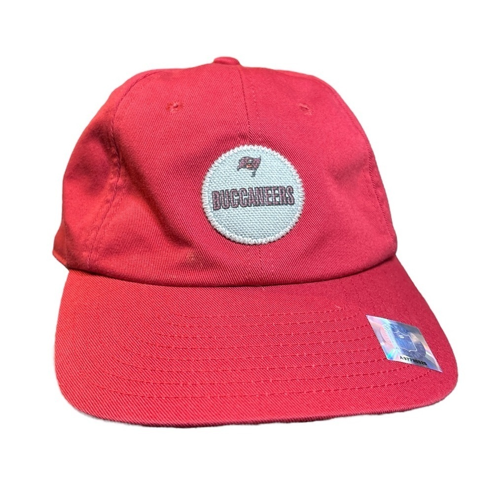 Nike Tampa Bay Buccaneers Strapback Dad‎ Patch Hat Red and Grey